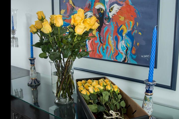 luxury yellow roses box pack